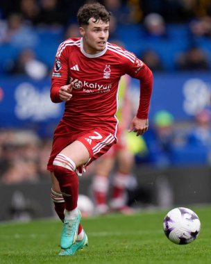 Premier Lig maçı sırasında Nottingham Ormanı 'ndan Neco Williams Goodison Park, Liverpool, İngiltere' de Everton-Nottingham Forest maçında 21 Nisan 202