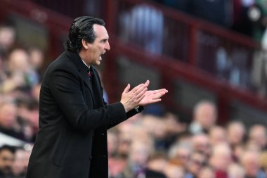 Aston Villa 'nın Unai Emery Menajeri Premier Lig maçında Villa-Bournemouth maçında Birmingham, İngiltere' de 21 Nisan 202 'de Aston Villa-Bournemouth maçında kendisini alkışladı.