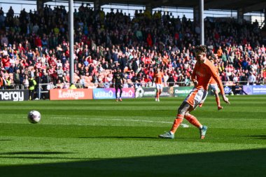 Blackpool takımından Hayden Coulson, 20 Nisan 202 'de Bloomfield Road, Blackpool' da oynanan Blackpool-Barnsley maçında 3-0 berabere kaldı.