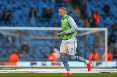 Manchester City 'den Erling Haaland 17 Nisan 202' de Etihad Stadyumu 'nda oynanan UEFA Şampiyonlar Ligi çeyrek final maçında ısınma turunda