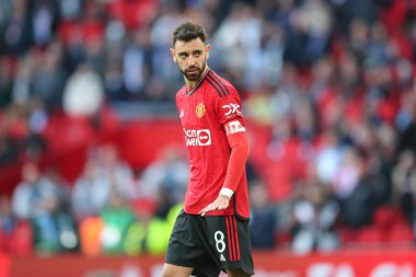 Manchester United 'dan Bruno Fernandes, 21 Nisan 2024' te Wembley Stadyumu, Londra 'da oynanan ve Coventry City ile Manchester United arasında oynanan FA Cup yarı final maçında Manchester United' ı penaltı atışında, Manchester United 'tan Andr Onana' yı teşvik ediyor.