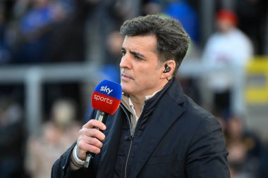 Leeds Gergedan, Huddersfield Devlerine Karşı