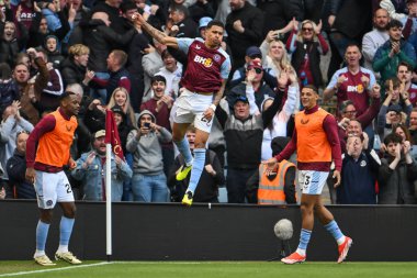 Aston Villa 'dan Morgan Rogers, 21 Nisan 202' de Birmingham, Birmingham 'da oynanan Premier League maçında Aston Villa-Bournemouth maçında 1-1' lik galibiyetini kutluyor.
