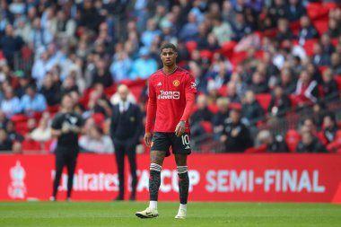 Manchester United 'dan Marcus Rashford, Birleşik Krallık' ın Wembley Stadyumu 'nda Coventry City ile Manchester United arasında oynanan FA Cup yarı final maçı sırasında, 21 Nisan 202