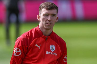 Barnsley 'li Conor Grant, 20 Nisan 202' de Bloomfield Road, Blackpool 'da oynanan Blackpool-Barnsley maçında maç öncesi ısınma turunda...