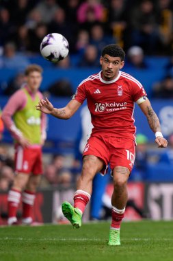 Nottingham Ormanı 'ndan Morgan Gibbs-White Premier League maçı sırasında Goodison Park, Liverpool, İngiltere' de oynanan Everton-Nottingham maçı sırasında üst sahadan geçti.