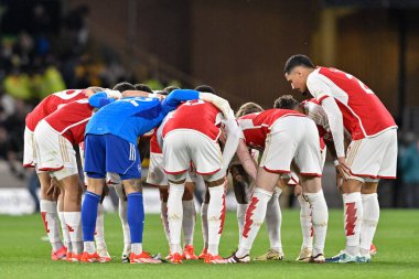 Arsenal, Premier League maçında Wolverhampton Wanderers Arsenal 'e karşı Molineux, Wolverhampton, Birleşik Krallık' ta 20 Nisan 202 'de oynanan maçta ikinci yarının önünde toplandı.