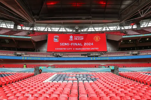 Wembley Stadyumu, Birleşik Krallık Wembley Stadyumu 'nda Coventry City ile Manchester United arasında oynanan, 21 Nisan 202 tarihinde oynanan, Emirates FA Kupası yarı final maçı öncesinde genel bir manzara.