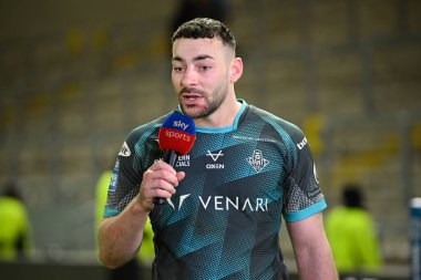 Leeds Gergedan, Huddersfield Devlerine Karşı