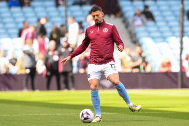 Aston Villa 'dan Clment Lenglet Premier League karşılaşması öncesinde İngiltere' nin Birmingham kentinde 21 Nisan 2024 'te oynanan Villa Villa Bournemouth maçında ısındı.