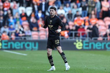 Barnsley takımından Corey O 'Keeffe 20 Nisan 202' de Bloomfield Road, Blackpool 'da Blackpool Barnsley maçında