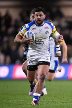 Leeds Gergedan, Huddersfield Devlerine Karşı