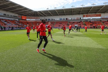 Barnsley 'den Devante Cole, 20 Nisan 202' de Bloomfield Road, Blackpool 'da oynanan Blackpool-Barnsley maçında maç öncesi ısınma maçında...