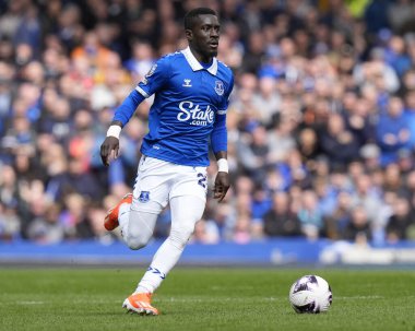 Everton 'dan Idrissa Gueye Premier League maçı sırasında Everton, Nottingham Forest' a karşı Goodison Park, Liverpool, İngiltere, 21 Nisan 202