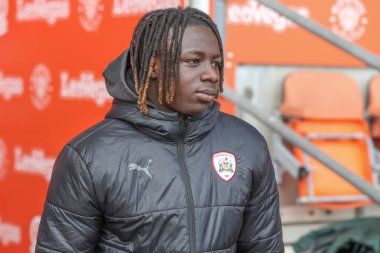 Barnsley takımından Fbio Jal 20 Nisan 2024 'te Bloomfield Road, Blackpool' da Blackpool-Barnsley maçında