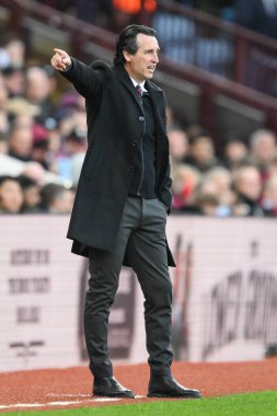 Aston Villa 'nın Unai Emery Menajeri Premier Lig maçında takımına talimat verir. Aston Villa, Bournemouth' a karşı Villa Park, Birmingham, İngiltere, 21 Nisan 202