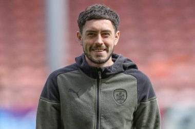 Barnsley takımından Corey O 'Keeffe 20 Nisan 202' de Bloomfield Road, Blackpool 'da Blackpool Barnsley maçında