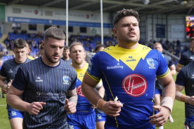 Warrington Wolves 'tan Joe Philbin, Betfred Süper Lig 8. Raundunda Halliwell Jones Stadyumu' nda Warrington Wolves - Leigh Leopards maçından önceki ısınma turunda, 20 Nisan 202