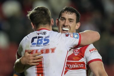 St. Helens takımından Jack Welsby, St. Helens Stadyumu, St Helens, St Helens, İngiltere, 19 Apr 'da oynanan Betfred Süper Lig 8' inci Raundunda Azizler 'in attığı 56-0' lık skorun ardından gol atan Matt Whitley tarafından karşılandı.