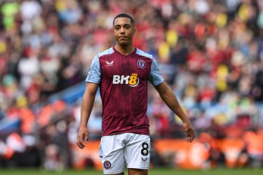 Aston Villa takımından Youri Tielemans Premier Lig karşılaşmasında Aston Villa, Bournemouth 'a karşı Villa Park, Birmingham, Birleşik Krallık, 21 Nisan 202