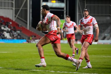 St. Helens takımından Waqa Blake, 19 Nisan 202 'de St Helens vs Hull FC' de oynanan Betfred Süper Lig 8 karşılaşmasında Hull FC savunmasını geçti.
