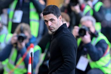 Arsenal 'in Mikel Arteta teknik direktörü, Premier Lig maçı sırasında Wolverhampton Wanderers, Molineux, Wolverhampton, İngiltere' de Arsenal 'e karşı 20 Nisan 202