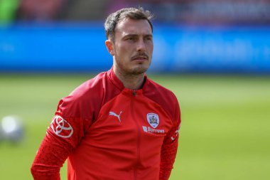 Barnsley 'den Josh Earl, 20 Nisan 202' de Bloomfield Road, Blackpool 'da oynanan Blackpool-Barnsley maçında maç öncesi ısınma maçında...