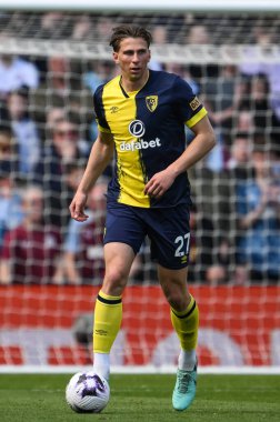 Bournemouth takımından Illya Zabarnyi, 21 Nisan 202 'de Birmingham, Villa Park' ta oynanan Premier League maçında Aston Villa ile Bournemouth karşılaşacak.