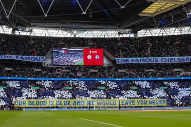 Chelsea taraftarları 20 Nisan 202 'de Wembley Stadyumu, Londra' da oynanan Manchester City - Chelsea maçında bir sergi açtılar.