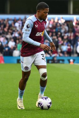 Aston Villa takımından Leon Bailey, 21 Nisan 202 'de Birmingham, Birmingham' da oynanan Premier Lig karşılaşmasında Aston Villa, Bournemouth 'a karşı.