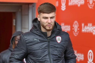 Barnsley takımından John Mcatee 20 Nisan 202 'de Bloomfield Road, Blackpool' da Blackpool-Barnsley maçında