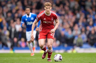 Nottingham Ormanı 'ndan Ryan Yates Premier League maçı sırasında Goodison Park, Liverpool, İngiltere' de Everton-Nottingham Forest maçında, 21 Nisan 202