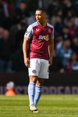Aston Villa takımından Youri Tielemans Premier Lig karşılaşmasında Aston Villa, Bournemouth 'a karşı Villa Park, Birmingham, Birleşik Krallık, 21 Nisan 202