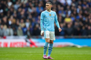 Manchester City 'den Phil Foden, 20 Nisan 202' de Wembley Stadyumu 'nda Manchester City ile Chelsea arasında oynanan FA Cup yarı final maçında