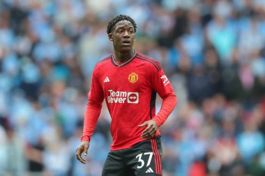 Manchester United 'dan Kobbie Mainoo, Birleşik Krallık' ın Wembley Stadyumu 'nda Coventry City ile Manchester United arasında oynanan FA Cup yarı final maçı sırasında, 21 Nisan 202