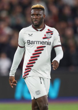 Bayer Leverkusen 'den Victor Boniface, UEFA Avrupa Ligi çeyrek final maçında West Ham United, Bayer 04 Leverkusen' e karşı Londra Stadyumu, Londra, İngiltere, 18 Nisan 202