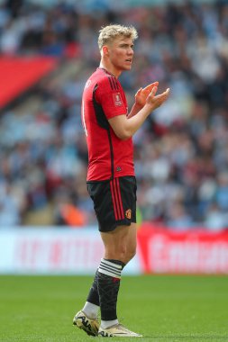 Manchester United 'dan Rasmus Hjlund, Birleşik Krallık' ın Wembley Stadyumu 'nda Coventry City ile Manchester United arasında oynanan 21 Nisan 2024 tarihli FA Cup yarı final maçında