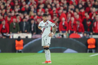 Bayer Leverkusen 'den Piero Hincapi, UEFA Avrupa Ligi çeyrek final maçında West Ham United, Bayer 04 Leverkusen' e karşı Londra Stadyumu, Londra, İngiltere, 18 Nisan 2024