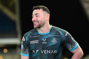 Leeds Gergedan, Huddersfield Devlerine Karşı