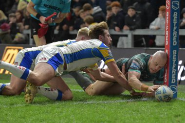 Leeds Gergedan, Huddersfield Devlerine Karşı