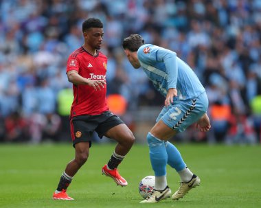Manchester United 'dan Amad Diallo, Birleşik Krallık' ın Wembley Stadyumu 'nda Coventry City ile Manchester United arasında oynanan, 21 Nisan 202 tarihinde oynanan FA Cup yarı final maçında...