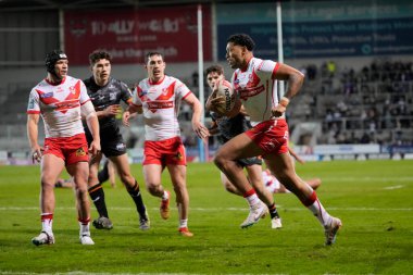 St. Helens takımından Waqa Blake, 19 Nisan 202 'de St Helens vs Hull FC' de oynanan Betfred Süper Lig 8 karşılaşmasında Hull FC savunmasını geçti.