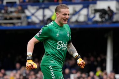 Everton 'dan Jordan Pickford, İngiltere' nin Liverpool kenti Goodison Park 'ta oynanan Premier League maçında Everton ve Nottingham Forest maçında ikinci golünü kutluyor.