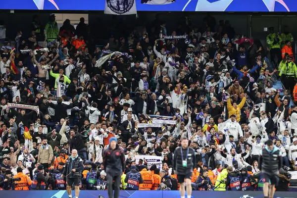 Real Madrid Fans Celebrating Game Uefa Champions League Quarter Final — Stock Photo, Image