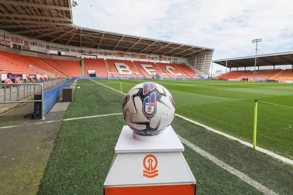 20 Nisan 202 'de Bloomfield Road, Blackpool' da Blackpool 'a karşı oynanan Sky Bet Ligi 1 maçındaki maç topu.