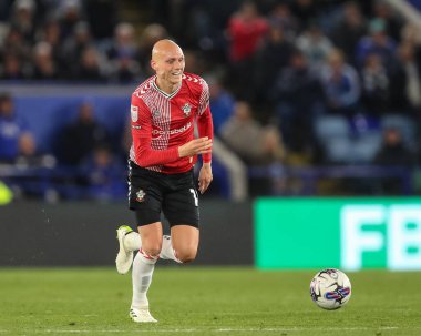 Southampton 'dan Will Smallbone 23 Nisan 202' de King Power Stadyumu 'nda Leicester City ile Southampton arasındaki Gökyüzü İddia Şampiyonası maçında topla oynayacak.