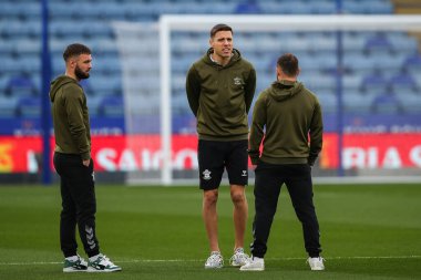 Southampton 'dan Jan Bednarek, Gök İddia Şampiyonası öncesinde takım arkadaşlarıyla King Power Stadyumu' nda Leicester City ve Southampton maçına geldi.
