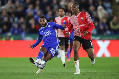 Leicester City 'den Ricardo Pereira, Leicester City' nin Southampton 'a karşı oynadığı 21 Nisan 202' de King Power Stadyumu 'nda oynanan Sky Bet Şampiyonası maçında pas verdi.