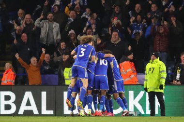 Leicester City 'den Jamie Vardy, 23 Nisan 202' de King Power Stadyumu 'nda Leicester City ile Southampton arasındaki Sky Bet Şampiyonası maçında 4-0' lık galibiyetini kutluyor.