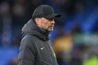 Liverpool 'dan Jrgen Klopp Manager, 24 Nisan 2024' te İngiltere 'nin Liverpool kentinde oynanan Premier Lig karşılaşmasında maç öncesi ısınma maçına bakıyor.